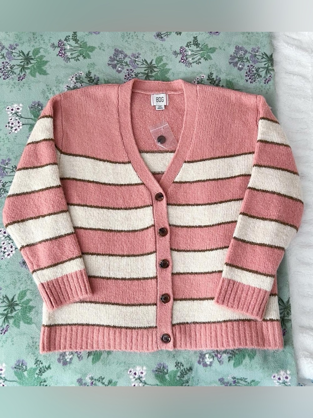 Urban Outfitters BDG Eliot Striped Oversized Cardigan 💗🤍